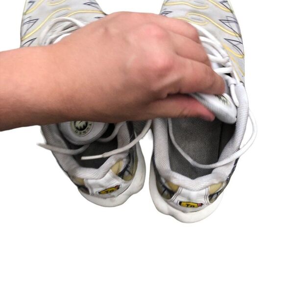 Rare 2018 Nike Air Max Plus La Requin White Size 10.5 - Picture 5 of 15